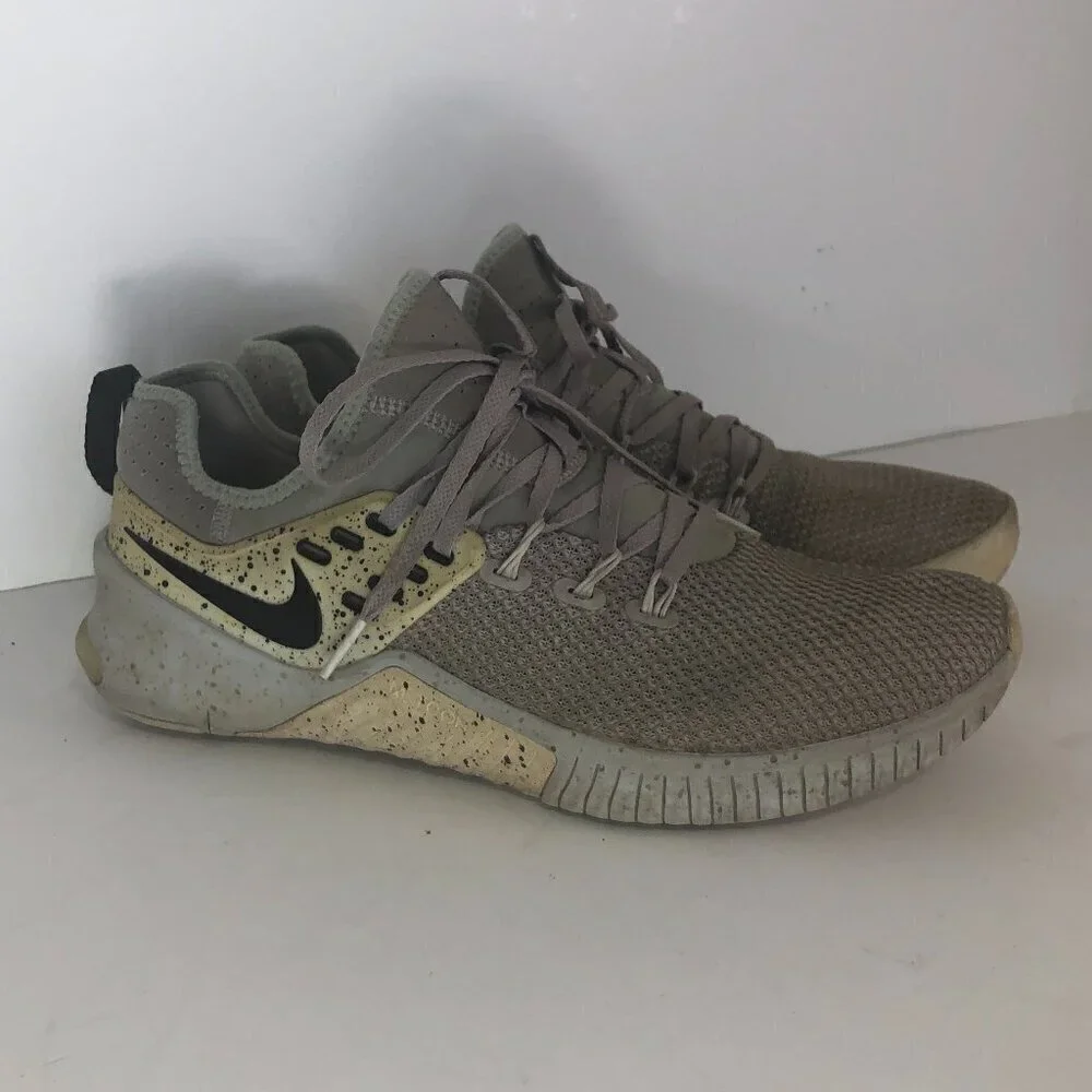 NIKE Free Sneakers Men's Size US 10 Gray Athletic Running Shoes AH8141-004